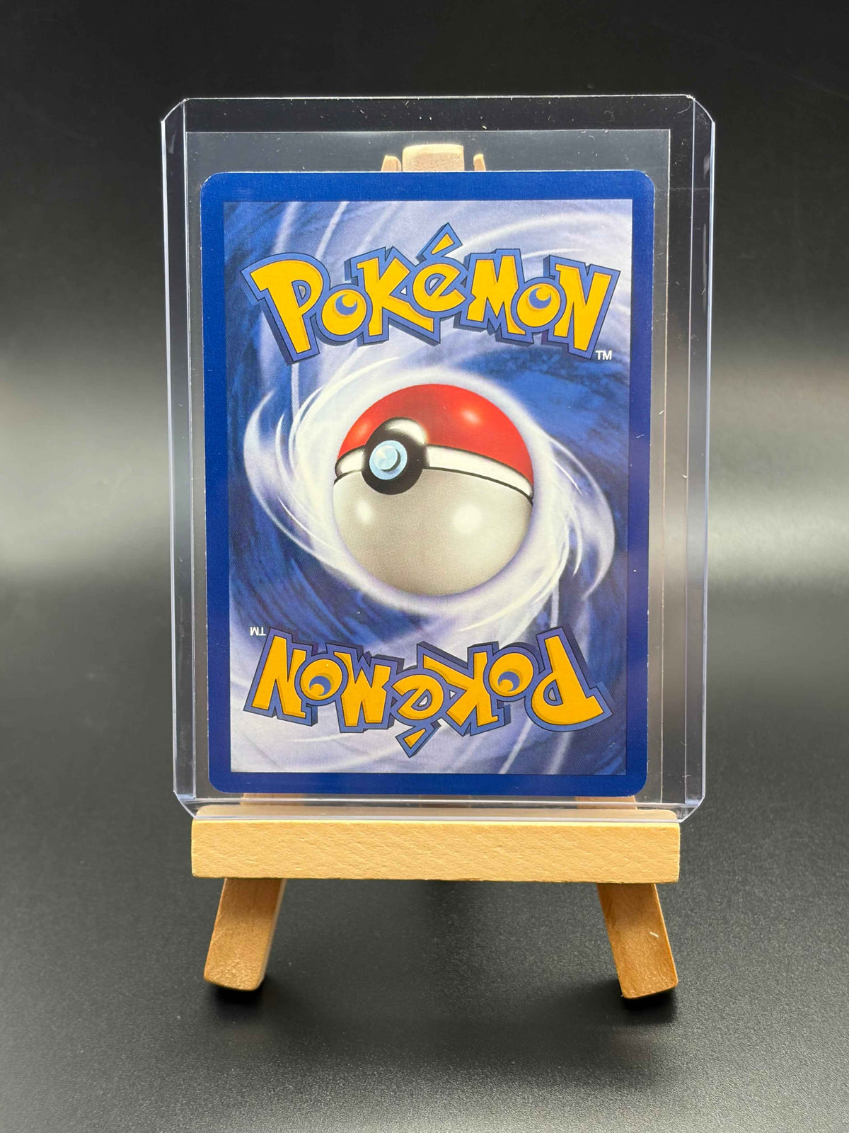 Beedrill(17) - Base Set (BS)LP