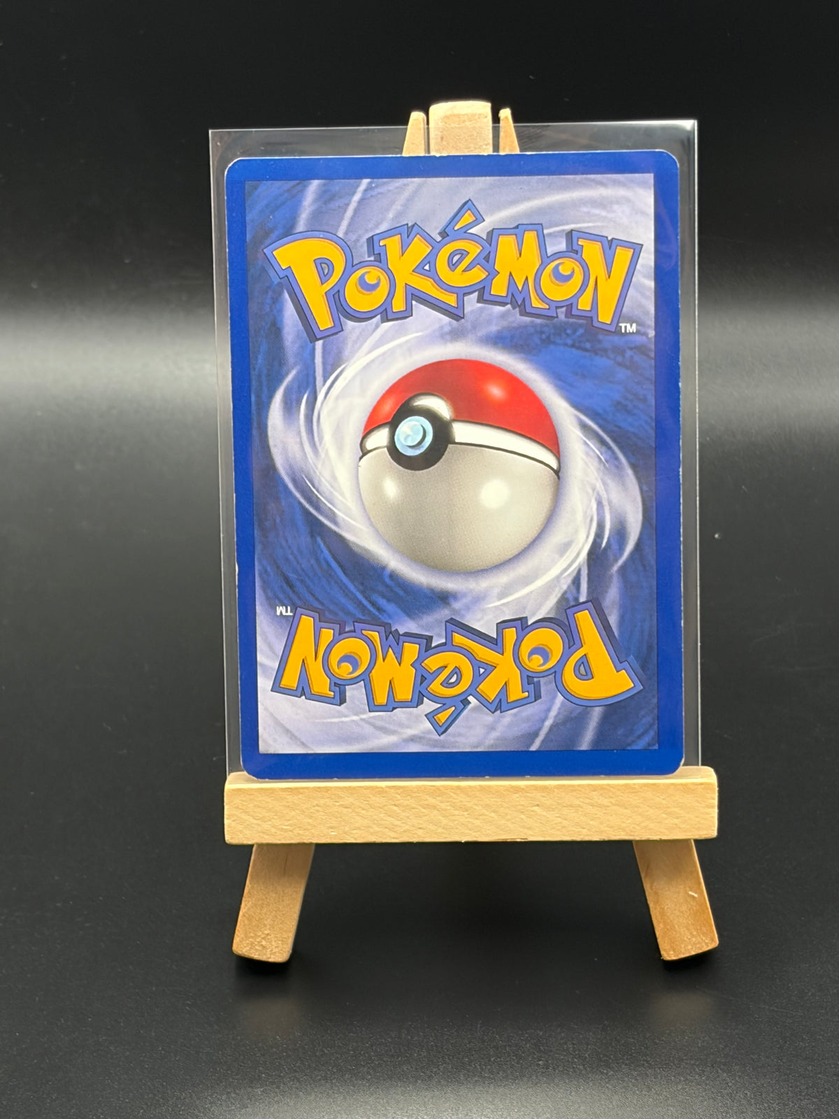 Beedrill(17) - Base Set (BS)LP