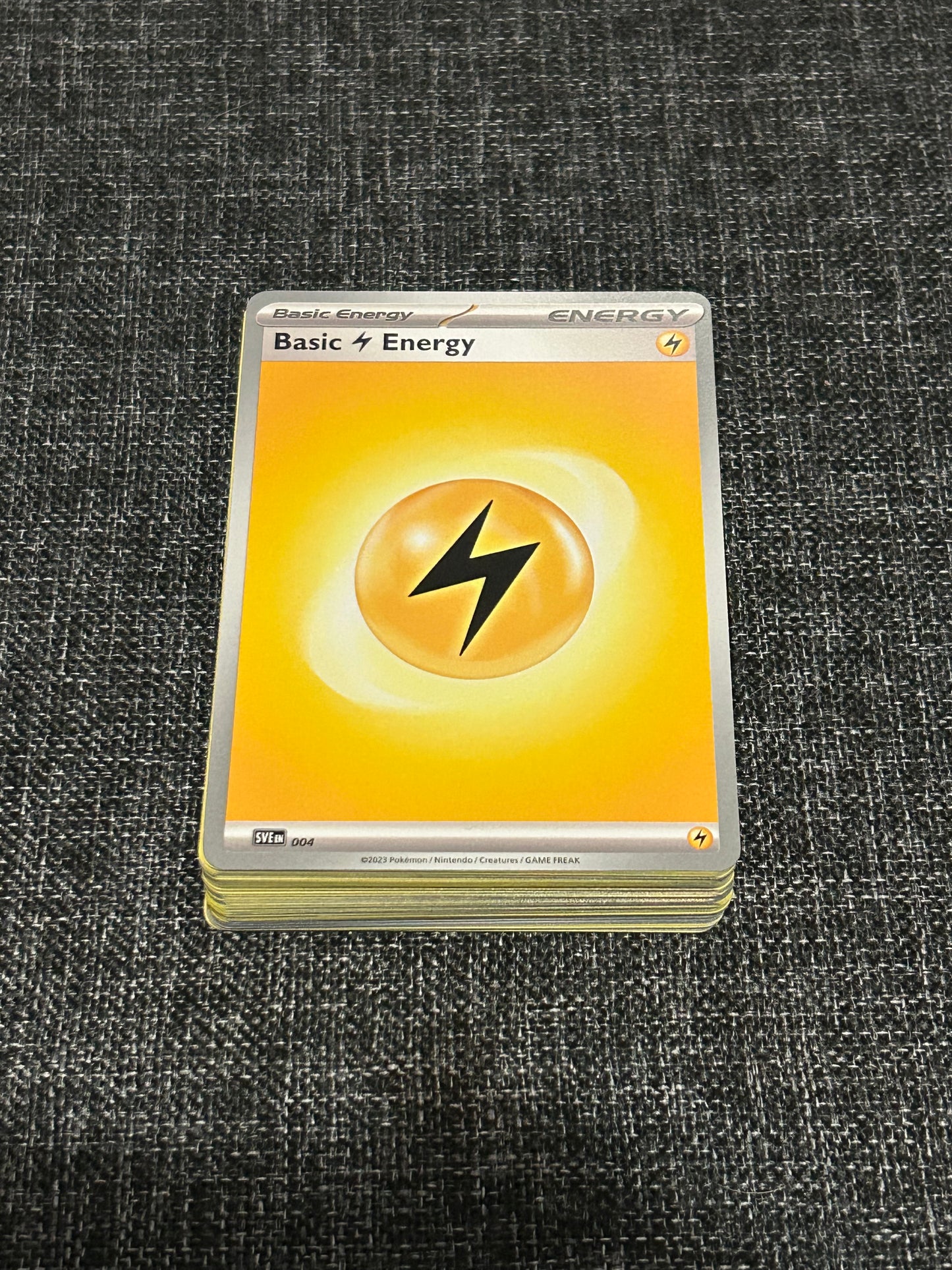 Lightening energy 50 card pokemon lot