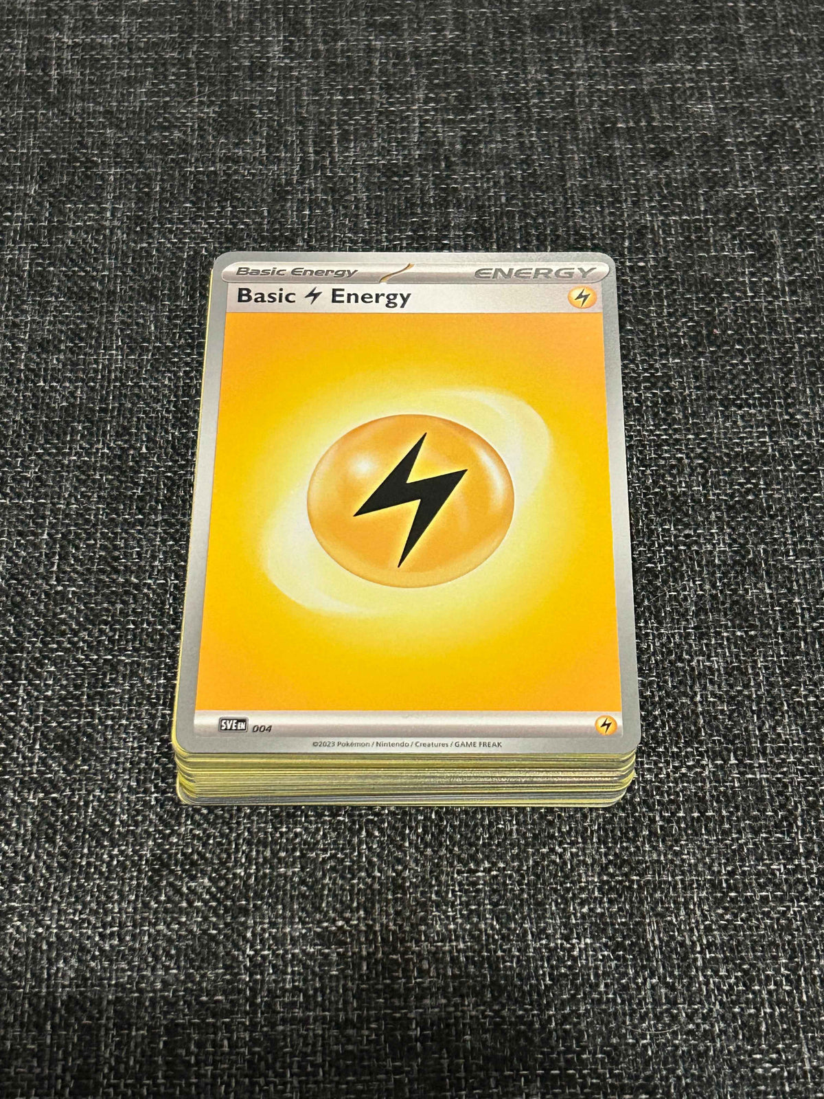 Lightening energy 50 card pokemon lot