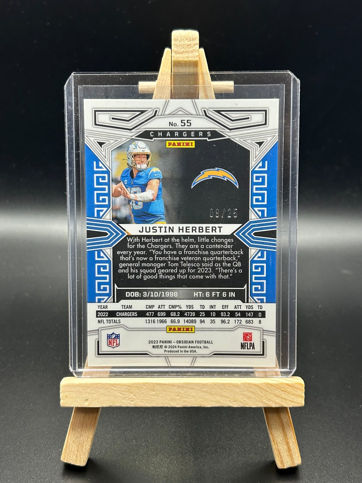 2023 Panini Obsidian Football Card – Justin Herbert Green Etch /25 #55