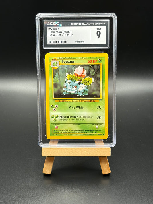 Ivysaur (030/102)- Base Set (BS) Unlimited  Graded CGC 9