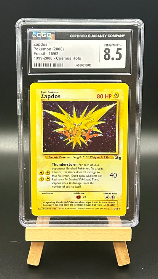 Zapdos (15) - Fossil (FO) CGC 8.5 with swirl