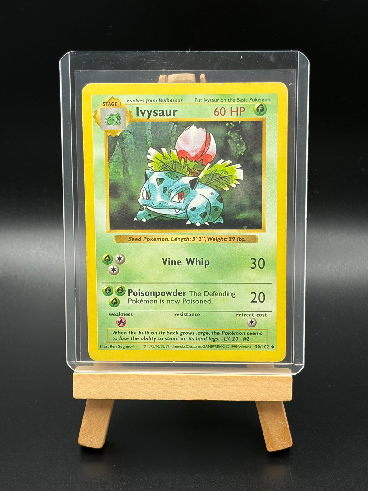 Ivysaur (030/102)- Base Set Shadowless (BS) Holo Rare Lightly Played