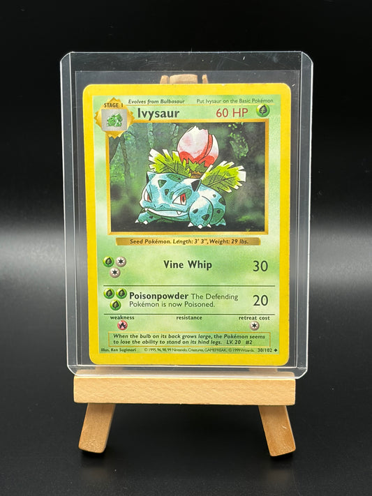 Ivysaur (030/102)- Base Set Shadowless (BS) Holo Rare Lightly Played