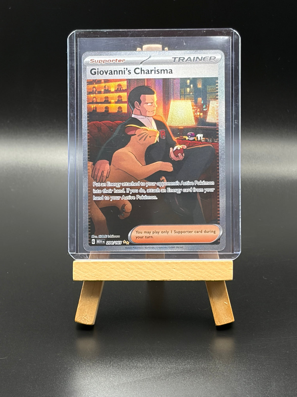Giovanni’s Charisma- 204/165 - SV: Scarlet & Violet 151 (MEW) NM