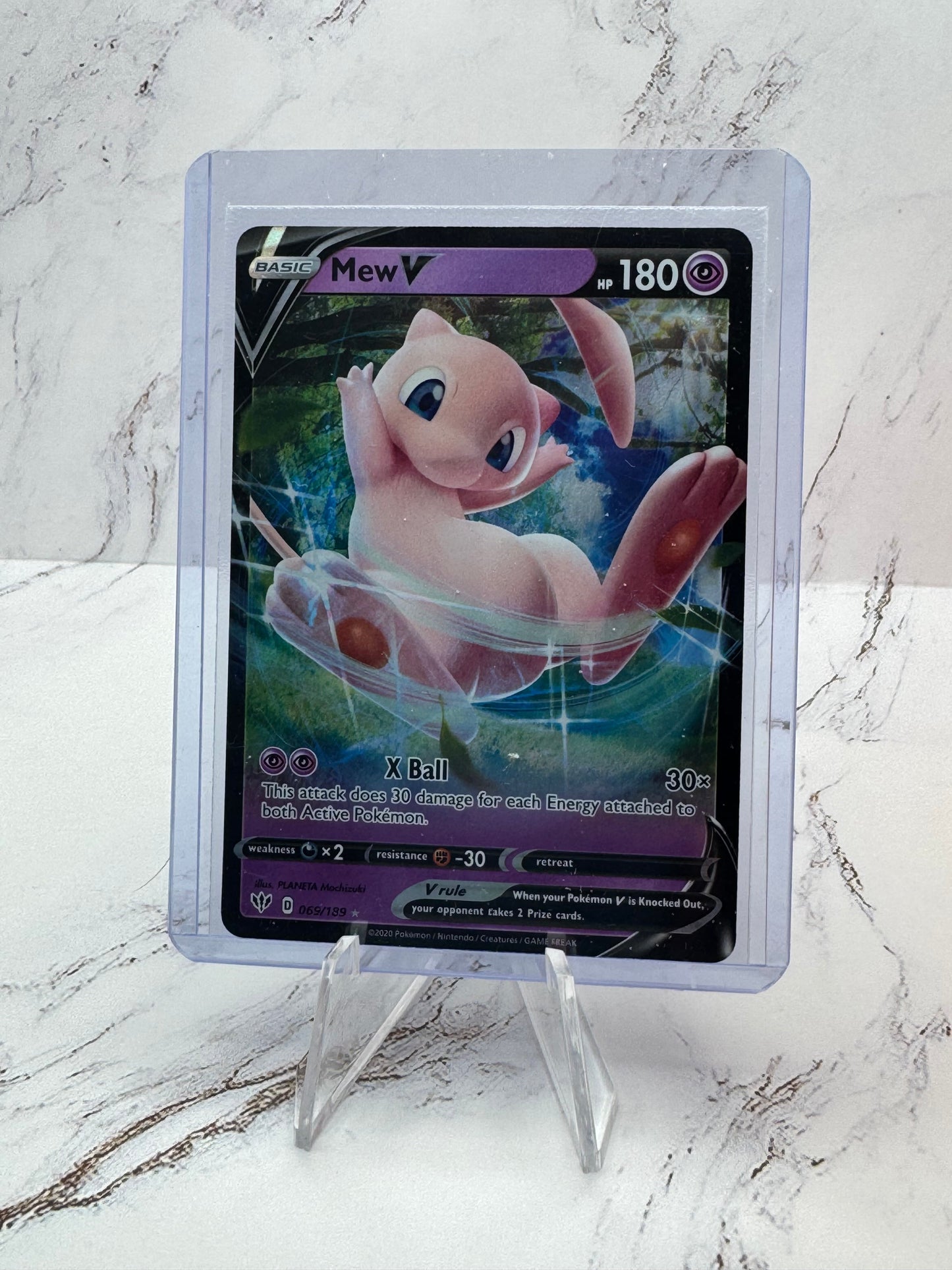 pokemon-swsh03-darkness-ablaze-mew-v